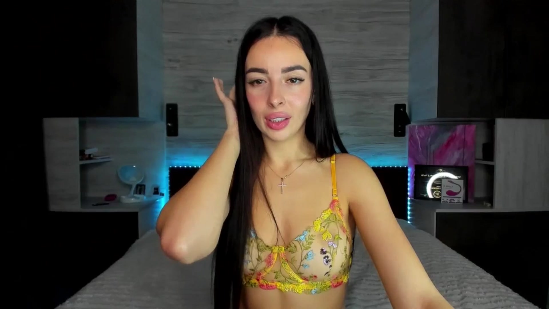 Gallery image thumbnail from Brunnett_Mil's myfreecams stream on, 11/19/2025, 17:56 image 2 of 20
