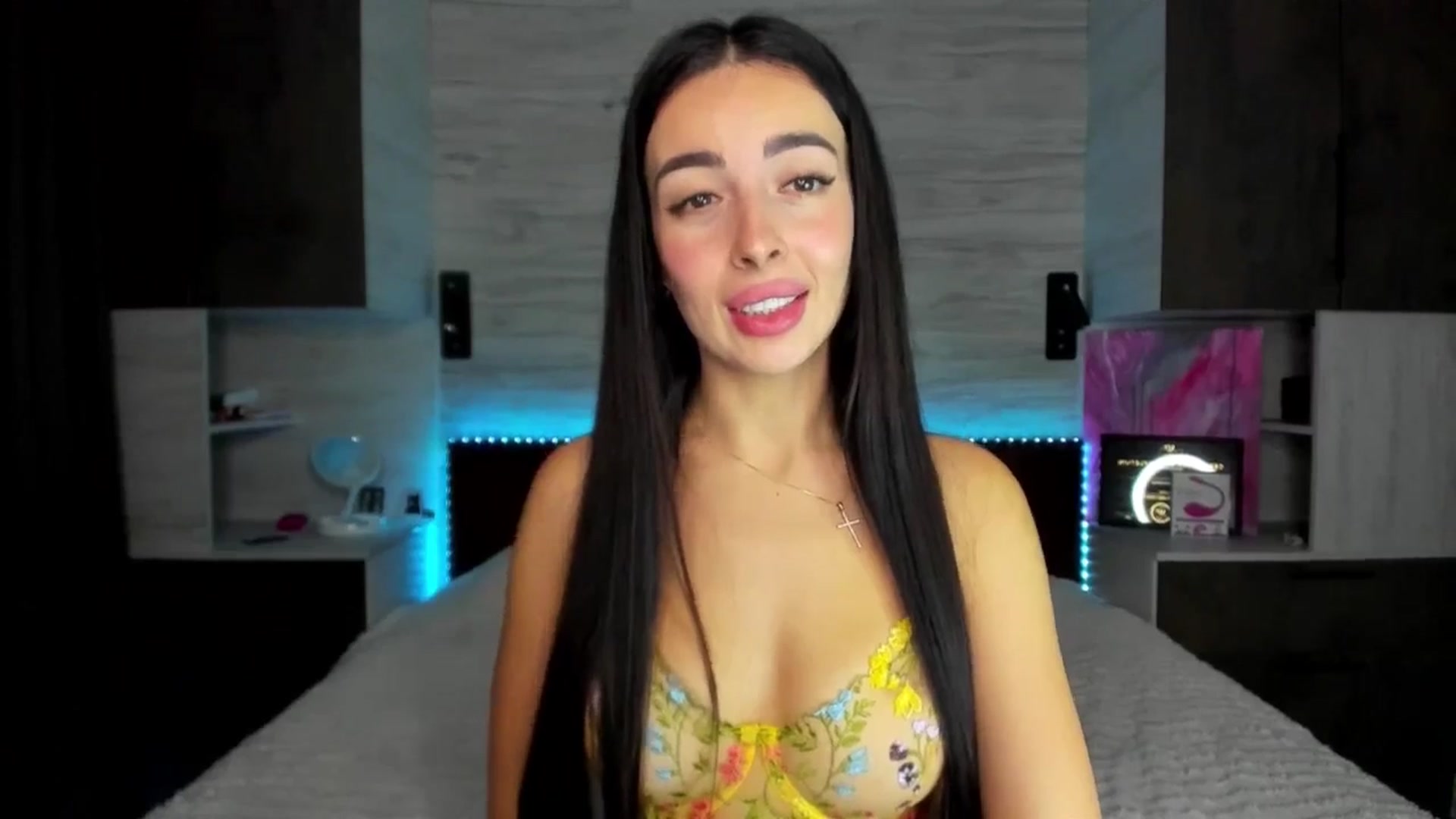 Gallery image thumbnail from Brunnett_Mil's myfreecams stream on, 11/19/2025, 17:56 image 18 of 20
