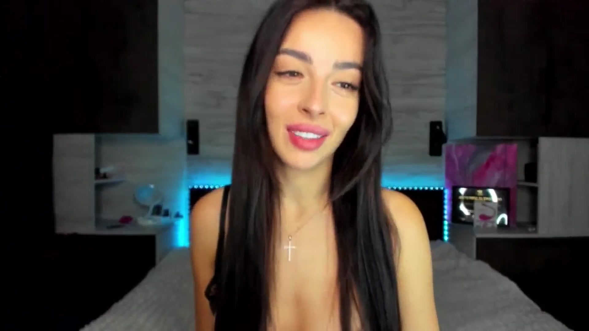 Gallery image thumbnail from Brunnett_Mil's myfreecams stream on, 11/23/2025, 18:07 image 11 of 20