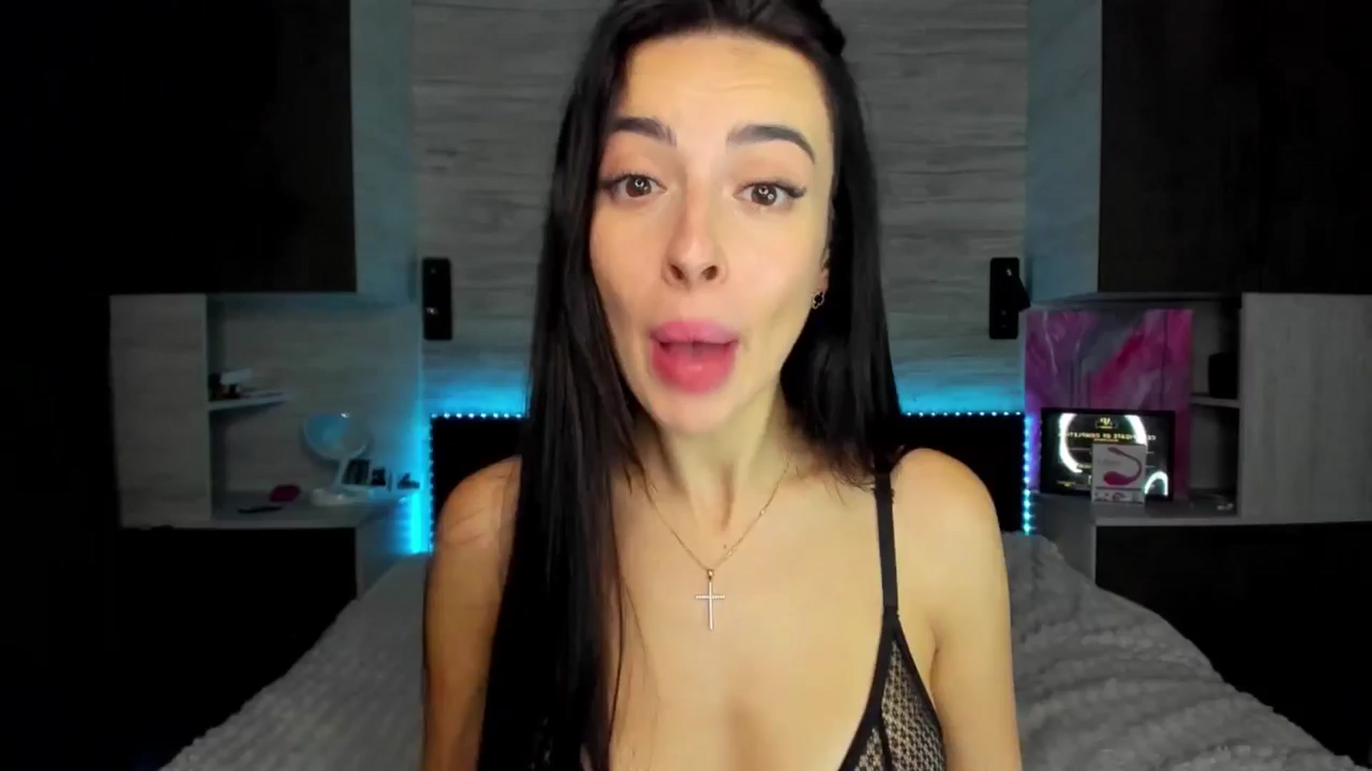 Gallery image thumbnail from Brunnett_Mil's myfreecams stream on, 11/23/2025, 18:44 image 4 of 20