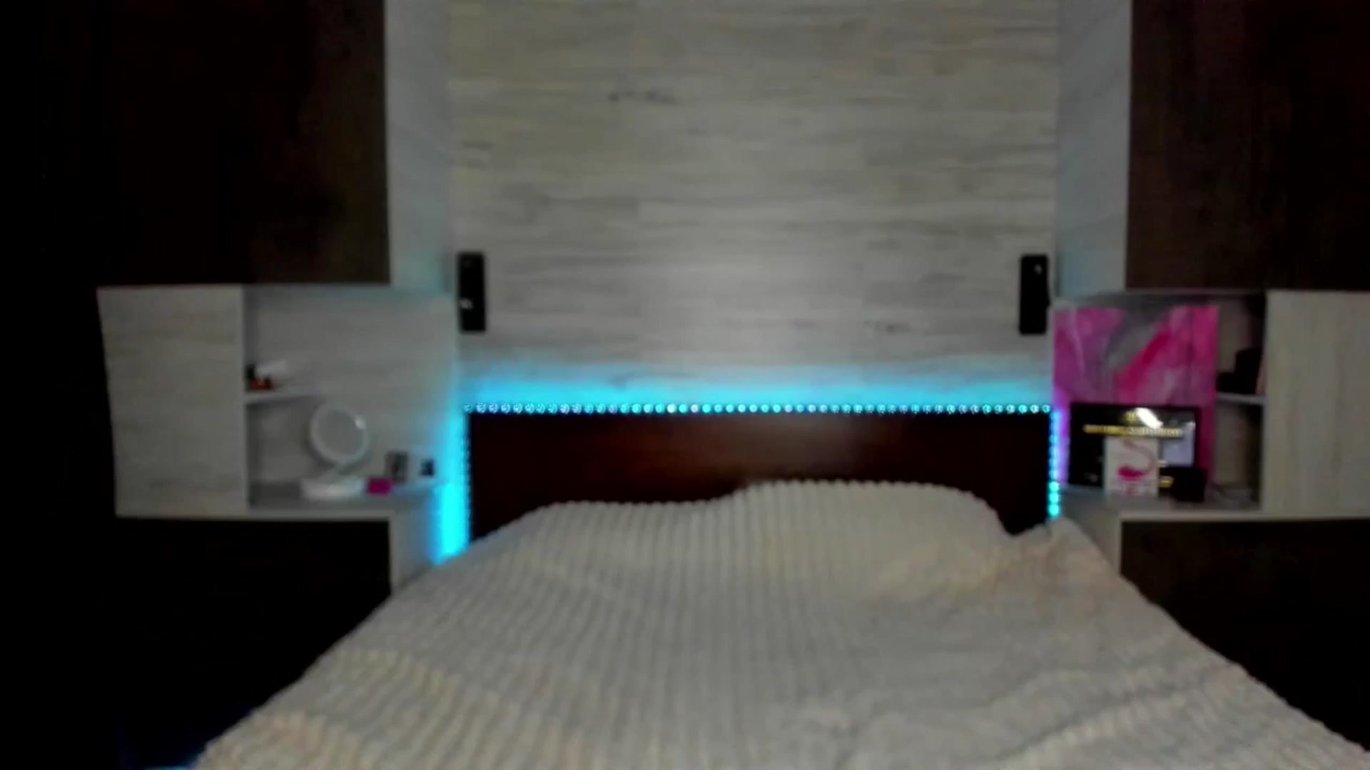 Gallery image thumbnail from Brunnett_Mil's myfreecams stream on, 12/12/2025, 19:51 image 19 of 20