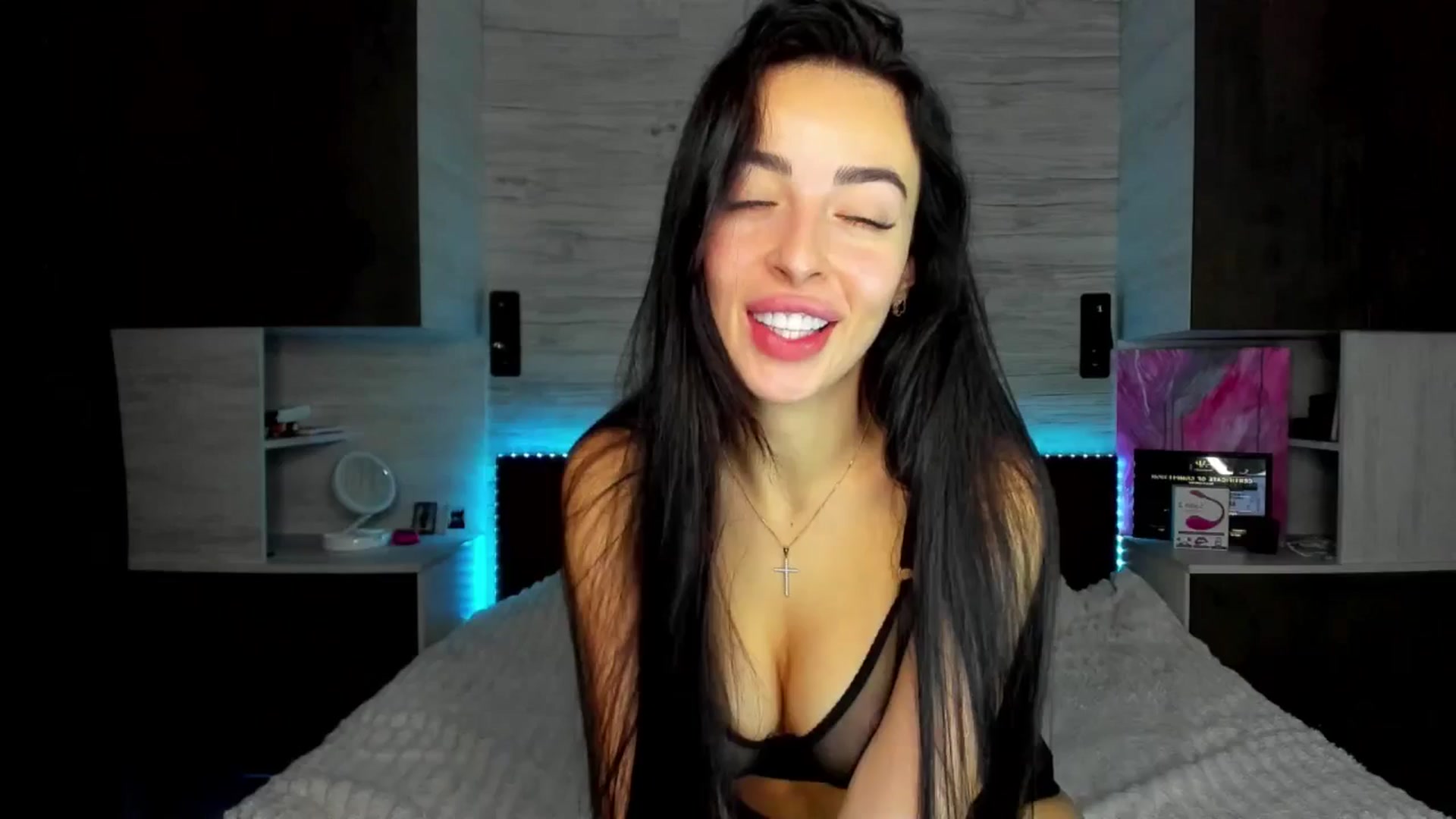 Gallery image thumbnail from Brunnett_Mil's myfreecams stream on, 12/12/2025, 19:51 image 13 of 20