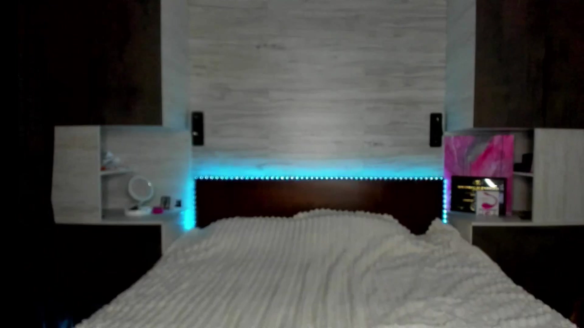 Gallery image thumbnail from Brunnett_Mil's myfreecams stream on, 12/15/2025, 13:40 image 12 of 20