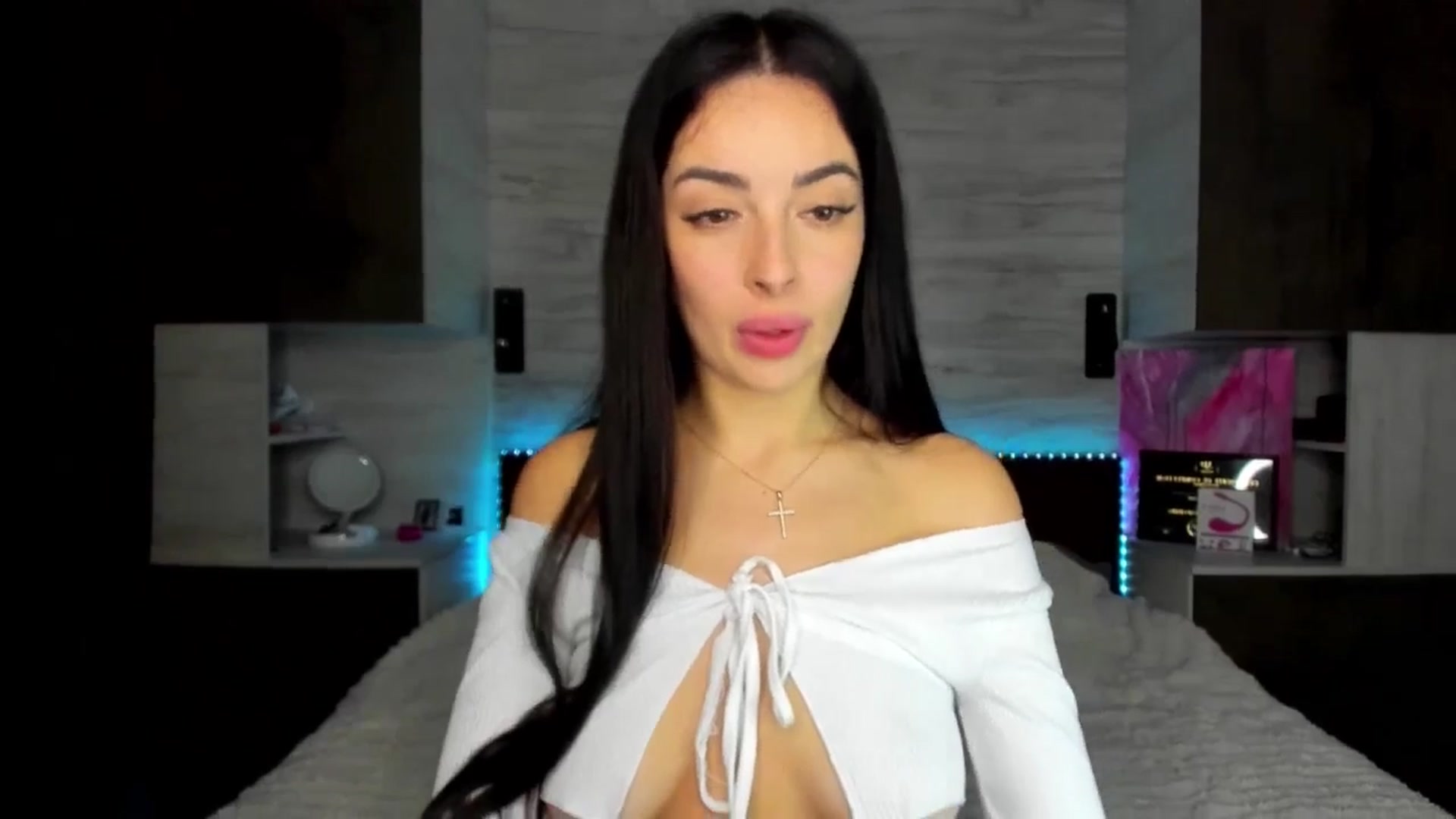 Gallery image thumbnail from Brunnett_Mil's myfreecams stream on, 12/21/2025, 16:00 image 12 of 20