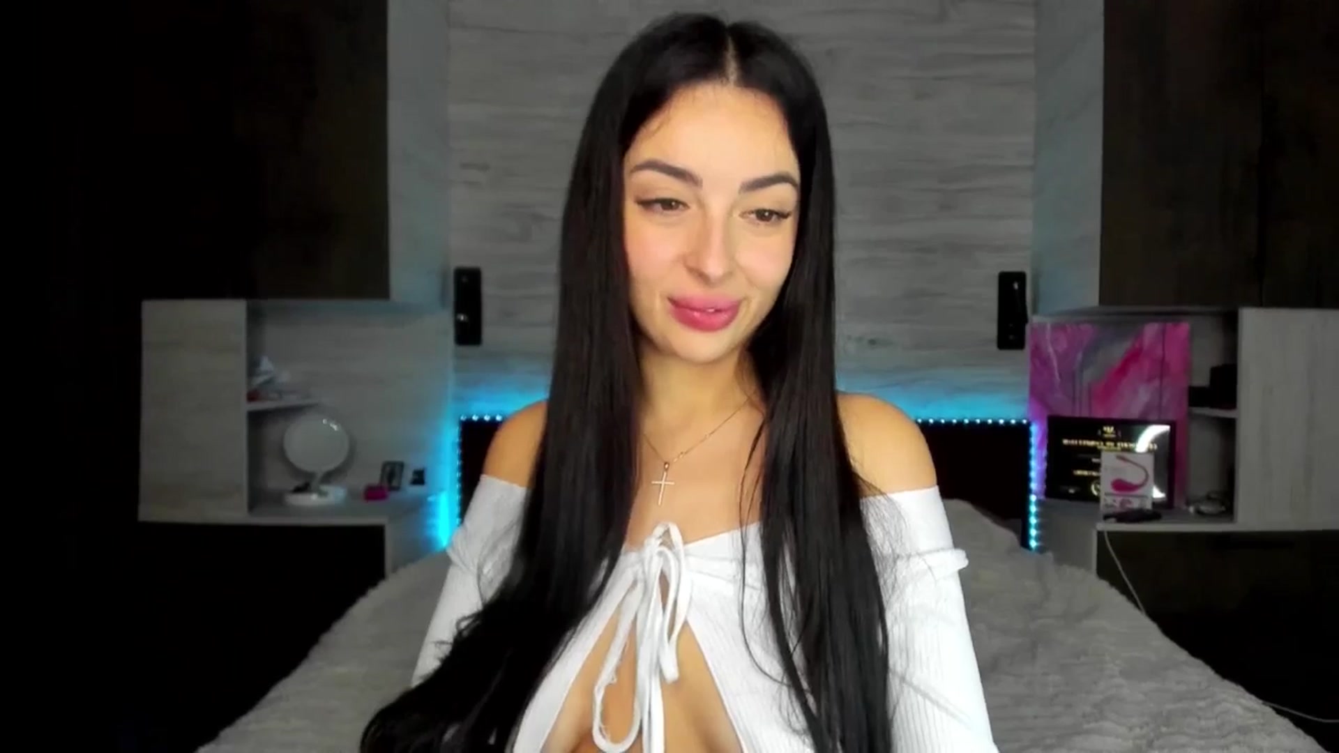 Gallery image thumbnail from Brunnett_Mil's myfreecams stream on, 12/21/2025, 16:00 image 15 of 20