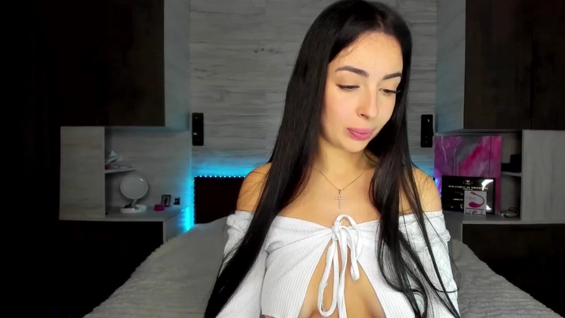 Gallery image thumbnail from Brunnett_Mil's myfreecams stream on, 12/21/2025, 16:00 image 9 of 20