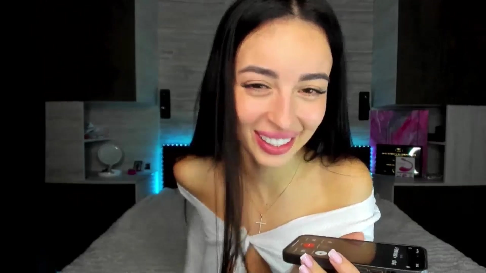 Gallery image thumbnail from Brunnett_Mil's myfreecams stream on, 12/21/2025, 18:51 image 10 of 20