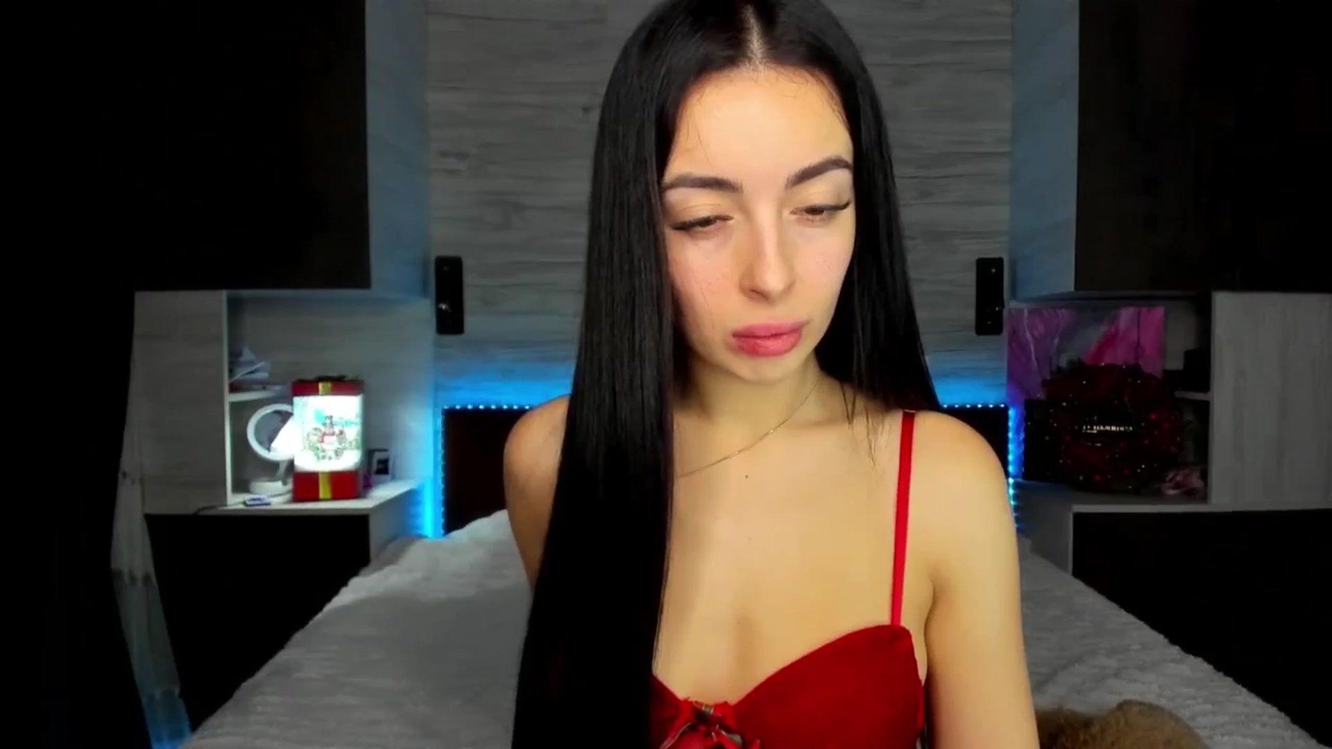 Gallery image thumbnail from Brunnett_Mil's myfreecams stream on, 12/25/2025, 17:27 image 18 of 20