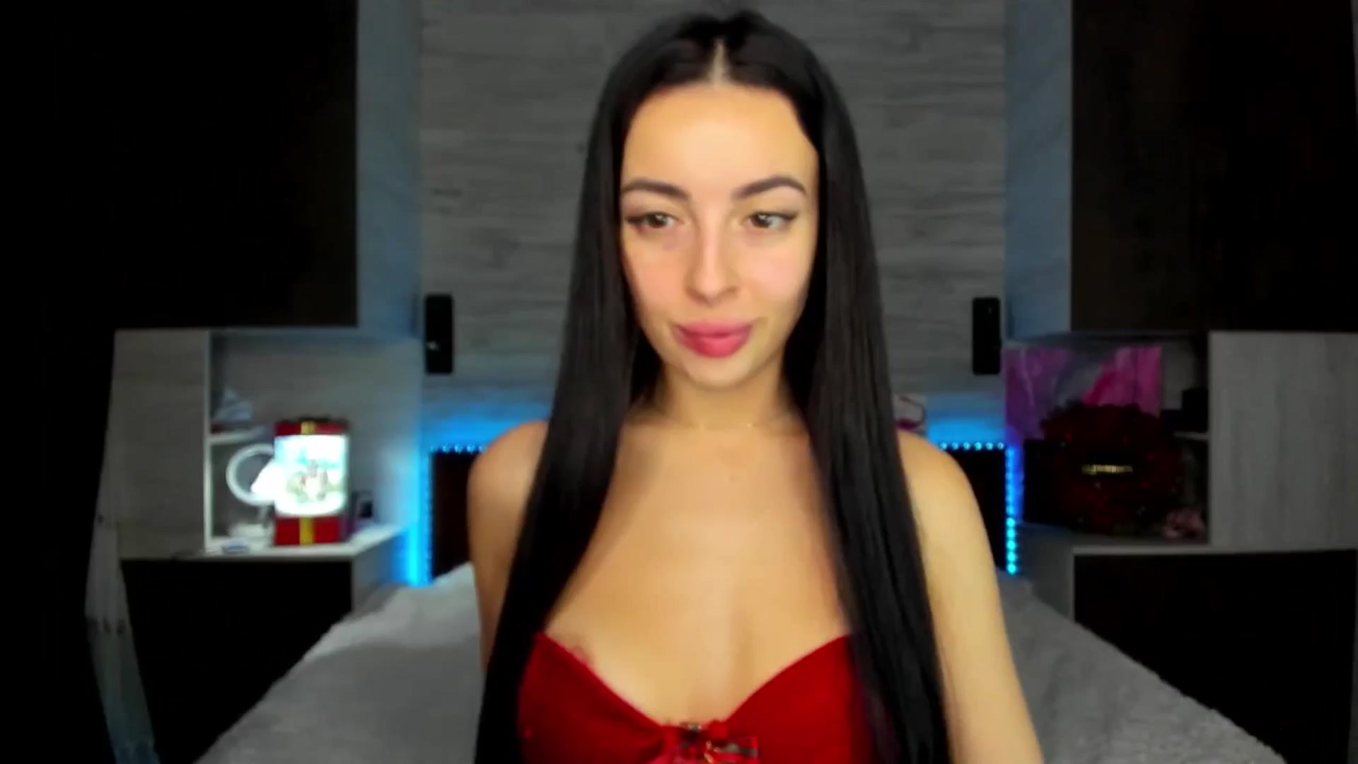 Gallery image thumbnail from Brunnett_Mil's myfreecams stream on, 12/25/2025, 19:18 image 1 of 20