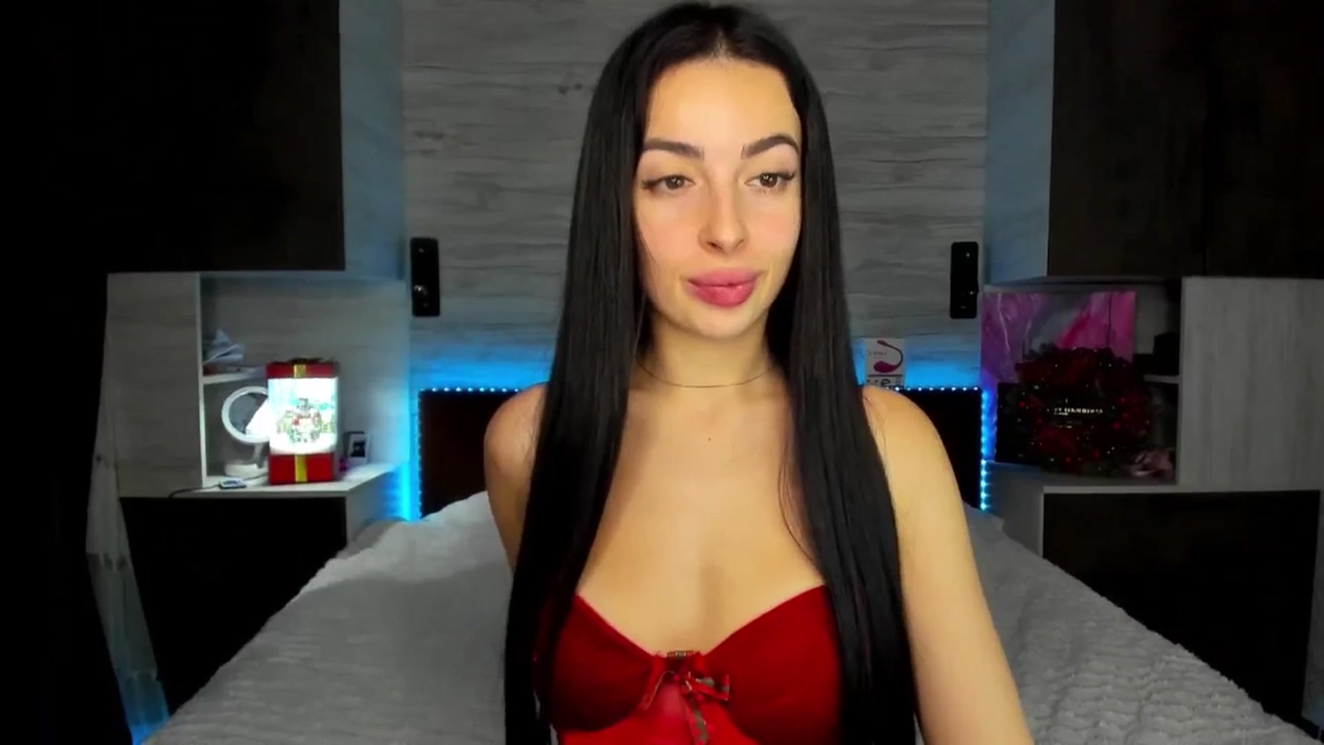 Gallery image thumbnail from Brunnett_Mil's myfreecams stream on, 12/25/2025, 19:18 image 3 of 20