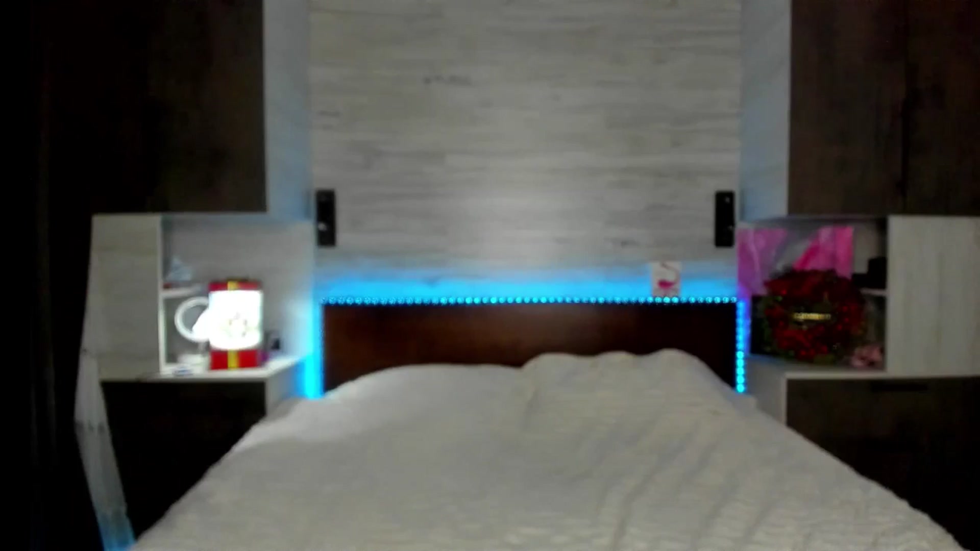 Gallery image thumbnail from Brunnett_Mil's myfreecams stream on, 12/25/2025, 19:18 image 9 of 20
