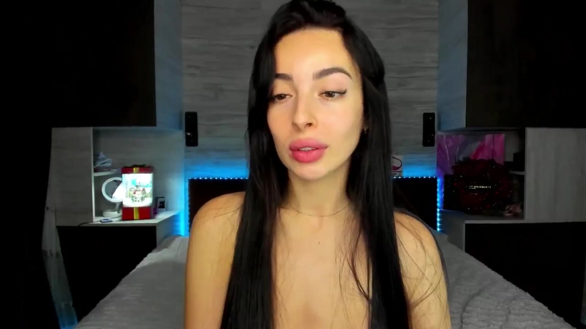 Gallery image thumbnail from Brunnett_Mil's myfreecams stream on, 12/25/2025, 19:18 image 13 of 20