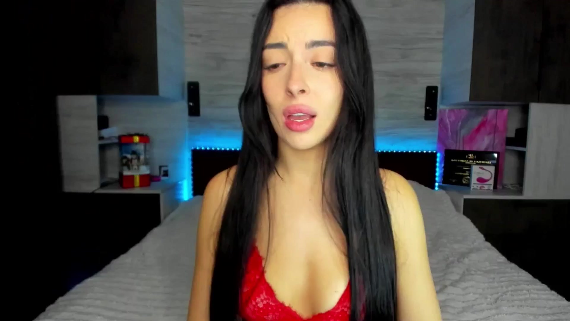 Gallery image thumbnail from Brunnett_Mil's myfreecams stream on, 01/03/2026, 20:07 image 4 of 20