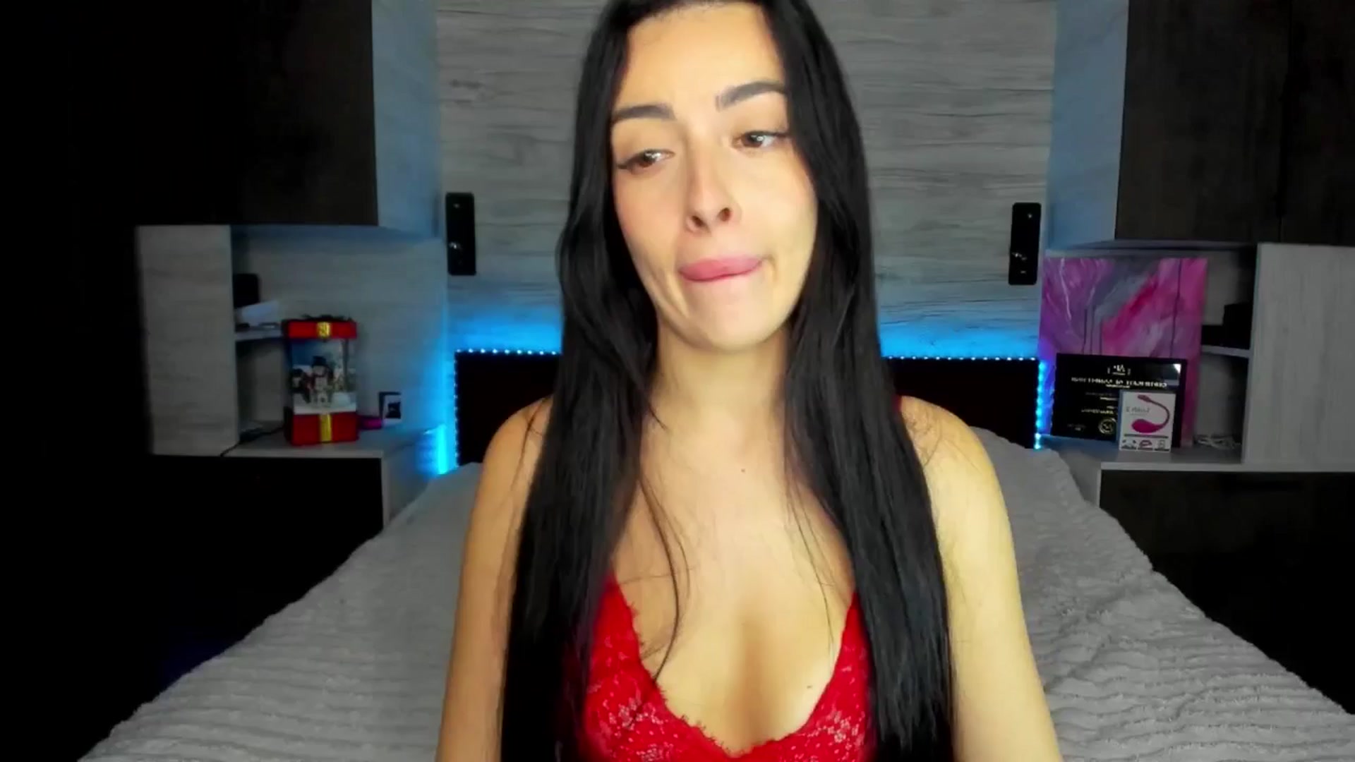 Gallery image thumbnail from Brunnett_Mil's myfreecams stream on, 01/03/2026, 20:07 image 5 of 20
