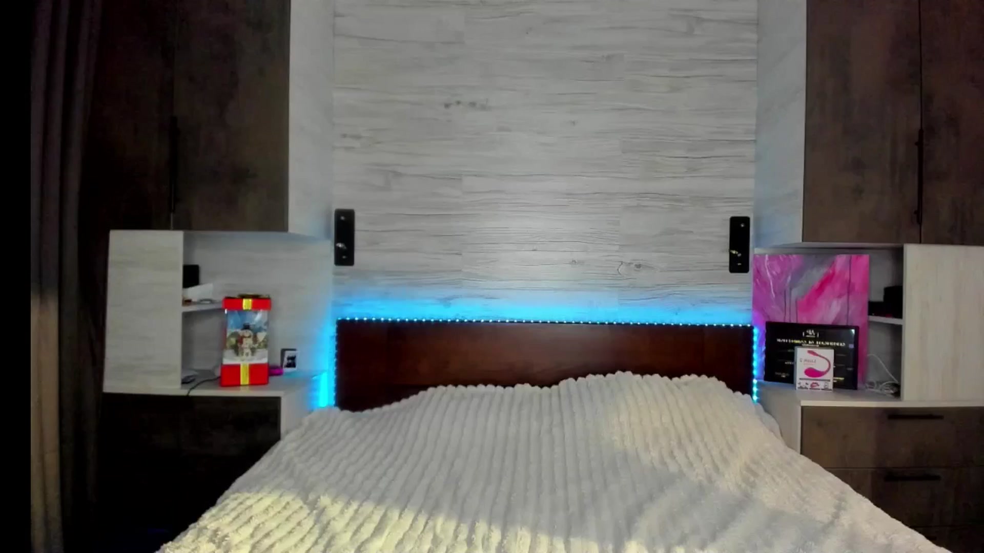 Gallery image thumbnail from Brunnett_Mil's myfreecams stream on, 01/05/2026, 14:35 image 13 of 20