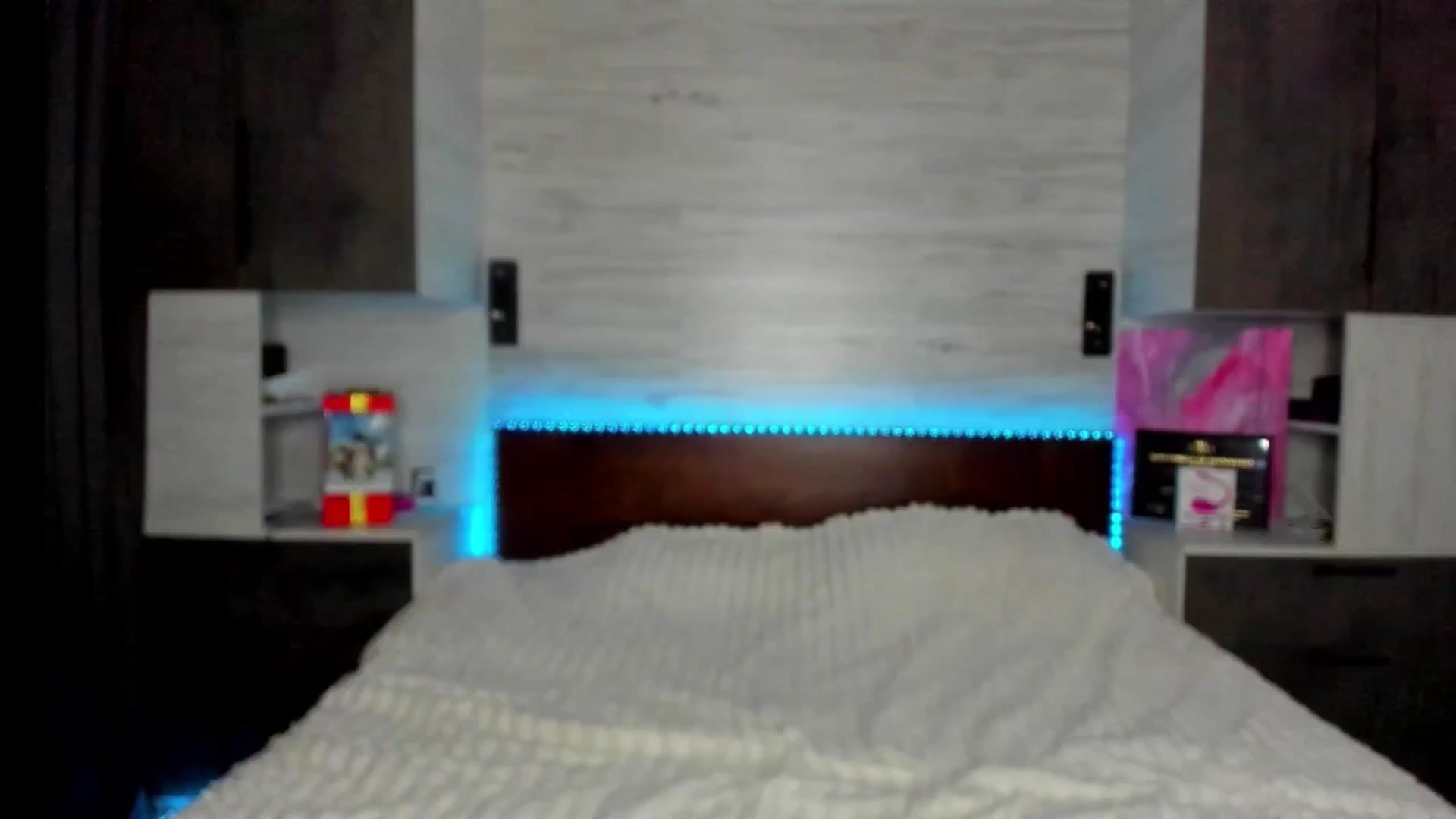 Gallery image thumbnail from Brunnett_Mil's myfreecams stream on, 01/05/2026, 14:35 image 17 of 20