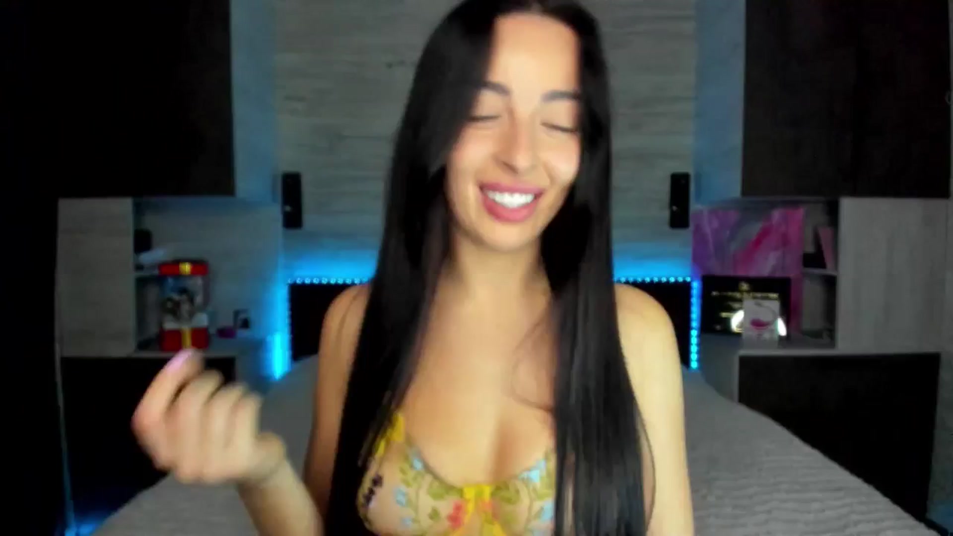 Gallery image thumbnail from Brunnett_Mil's myfreecams stream on, 01/08/2026, 15:55 image 14 of 20