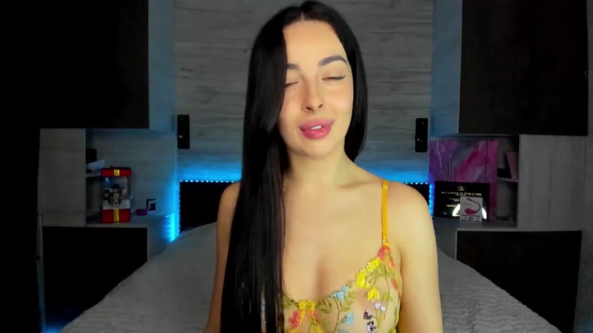 Gallery image thumbnail from Brunnett_Mil's myfreecams stream on, 01/08/2026, 18:09 image 7 of 20