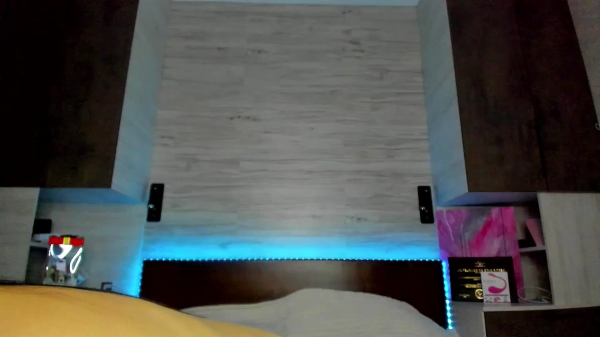 Gallery image thumbnail from Brunnett_Mil's myfreecams stream on, 01/08/2026, 18:09 image 15 of 20