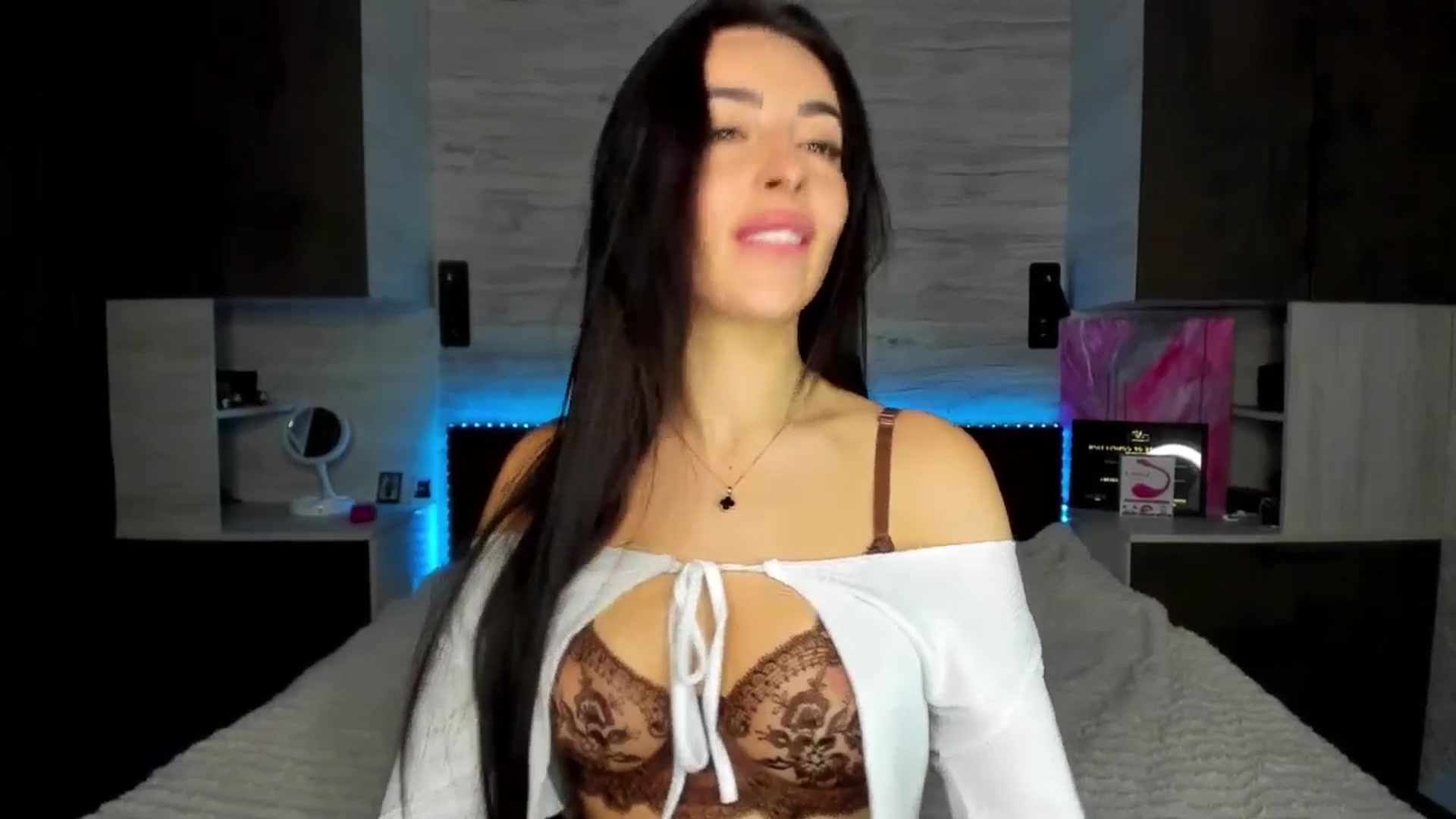 Gallery image thumbnail from Brunnett_Mil's myfreecams stream on, 02/02/2026, 17:38 image 5 of 20