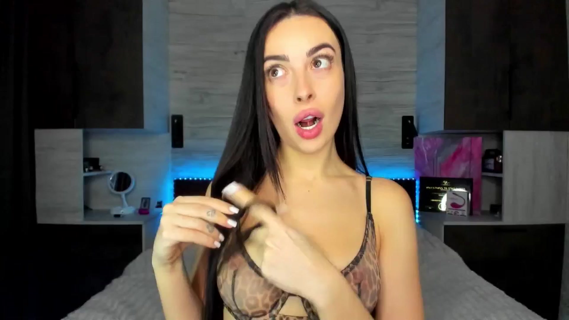 Gallery image thumbnail from Brunnett_Mil's myfreecams stream on, 02/09/2026, 16:43 image 6 of 20