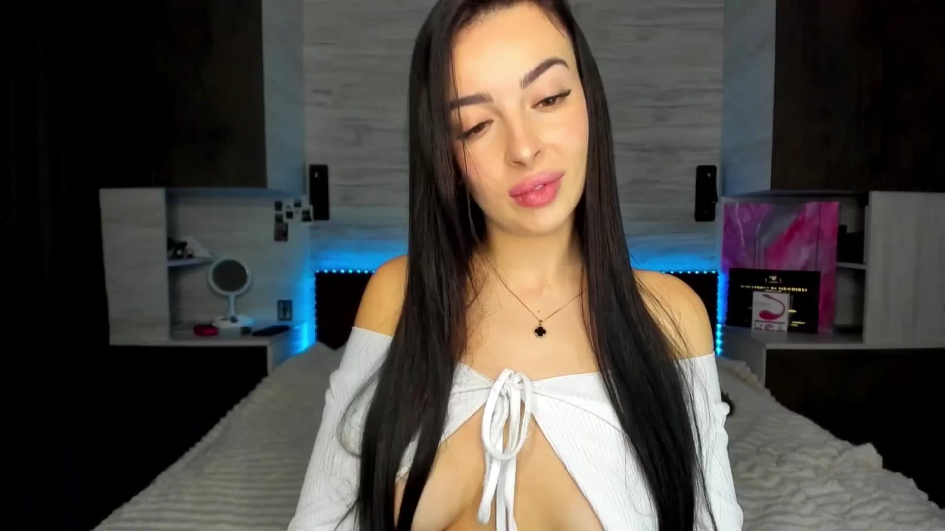 Gallery image thumbnail from Brunnett_Mil's myfreecams stream on, 02/13/2026, 17:21 image 2 of 20