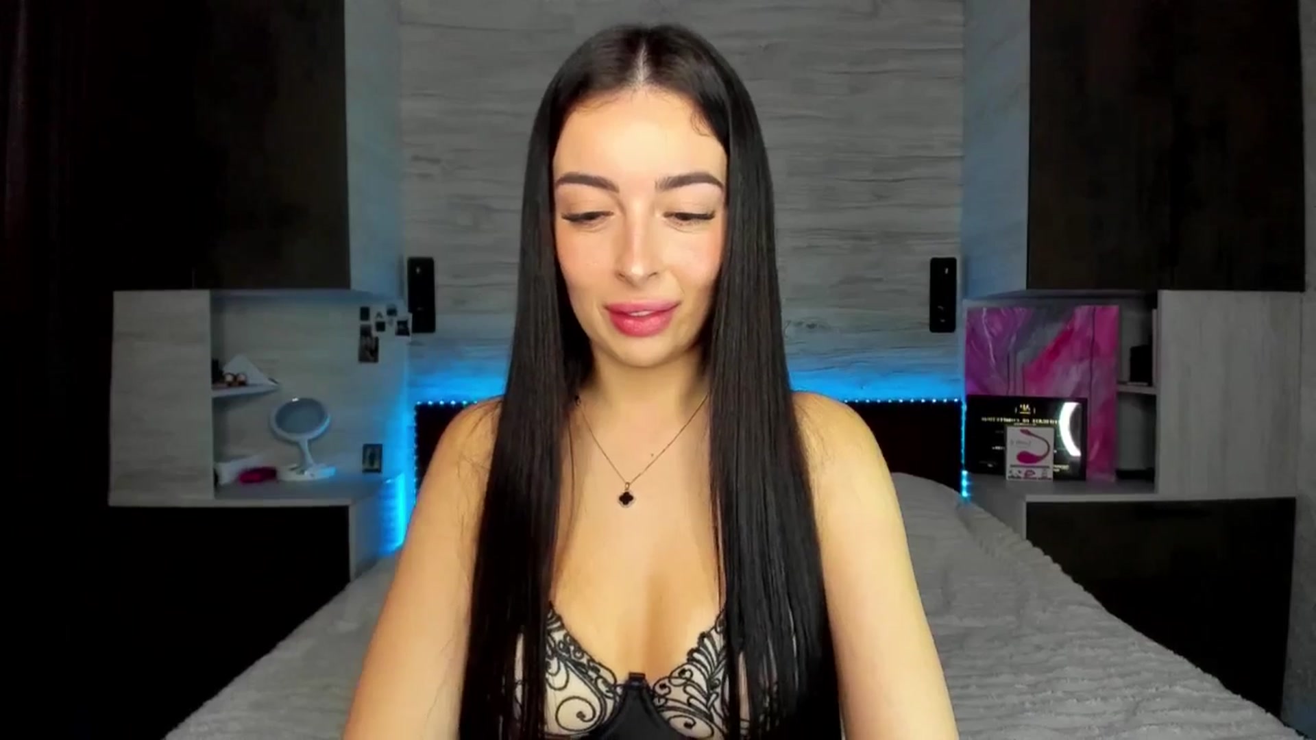 Gallery image thumbnail from Brunnett_Mil's myfreecams stream on, 03/19/2026, 14:28 image 8 of 20