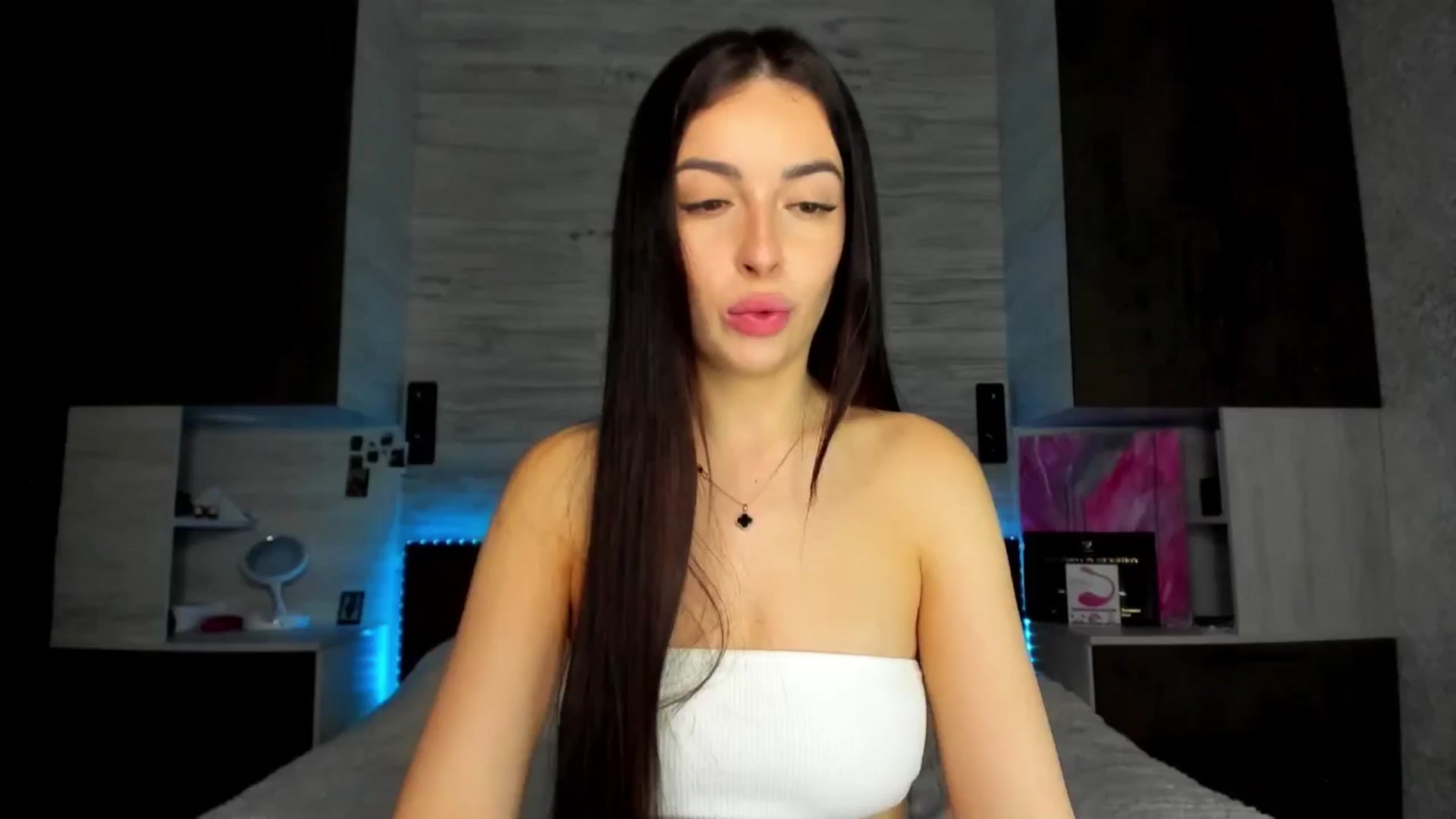 Gallery image thumbnail from Brunnett_Mil's myfreecams stream on, 03/22/2026, 17:02 image 10 of 20