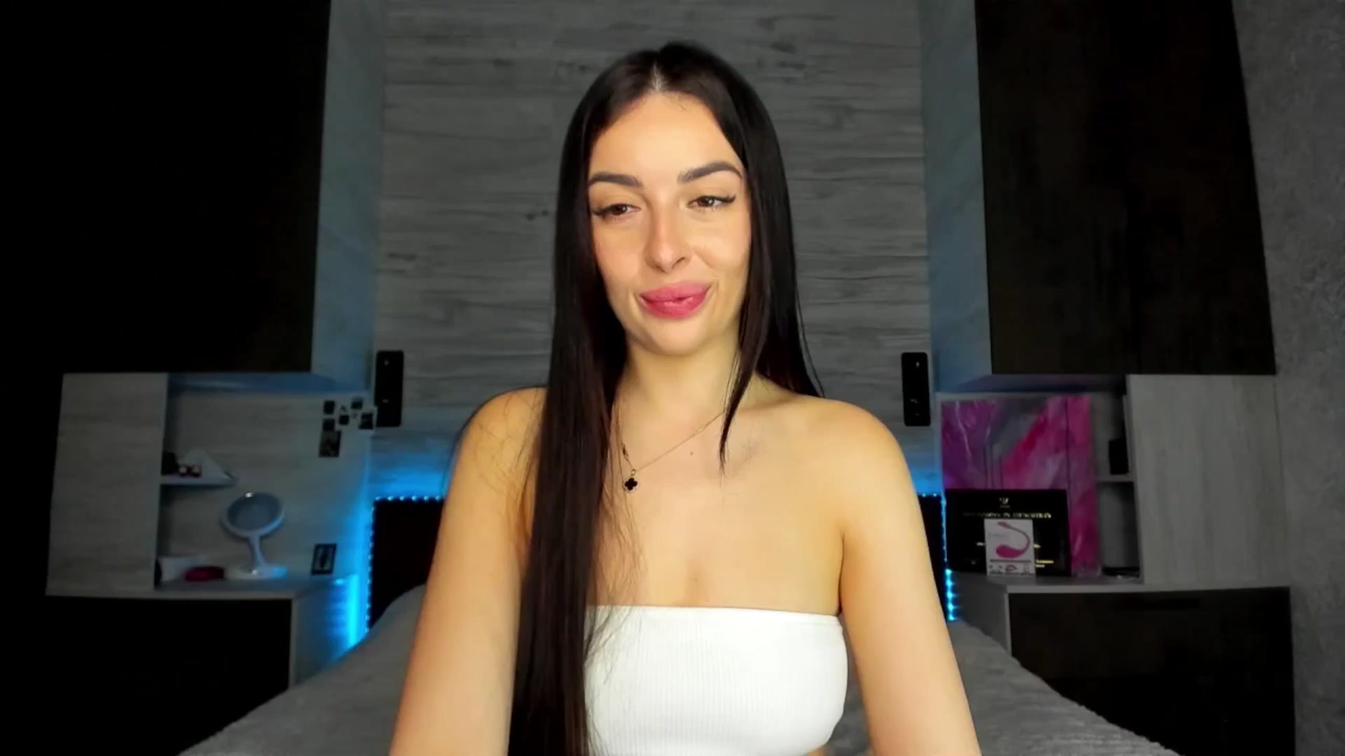 Gallery image thumbnail from Brunnett_Mil's myfreecams stream on, 03/22/2026, 17:02 image 17 of 20