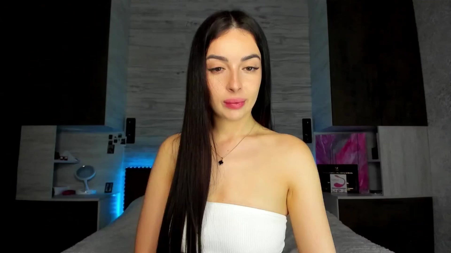 Gallery image thumbnail from Brunnett_Mil's myfreecams stream on, 03/22/2026, 17:02 image 8 of 20