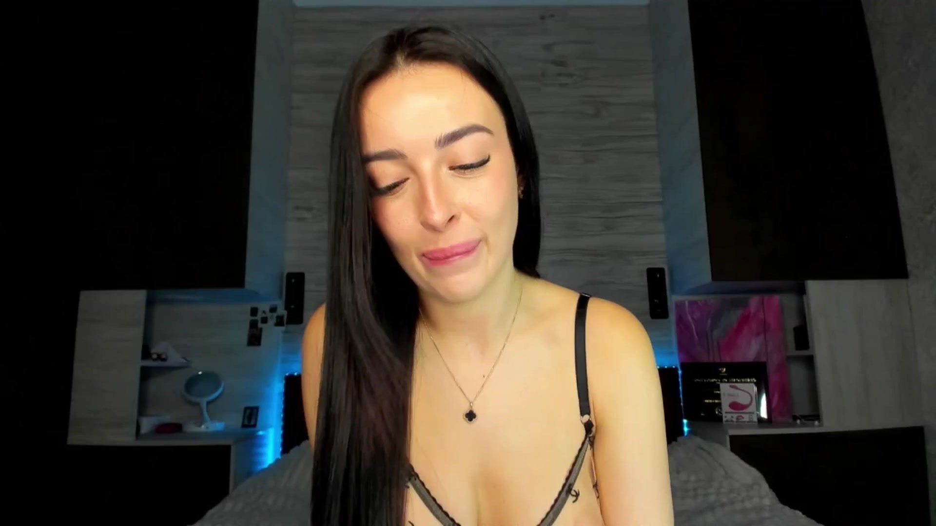 Gallery image thumbnail from Brunnett_Mil's myfreecams stream on, 03/24/2026, 18:33 image 8 of 20