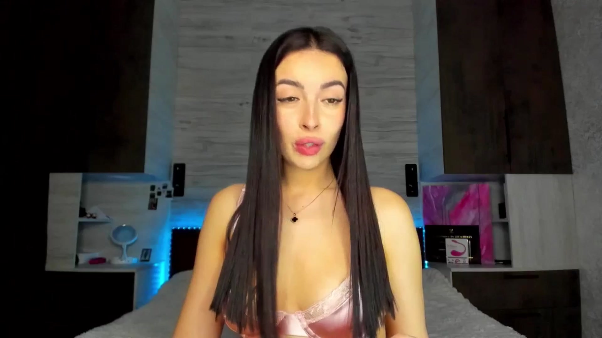 Gallery image thumbnail from Brunnett_Mil's myfreecams stream on, 03/25/2026, 17:28 image 16 of 20
