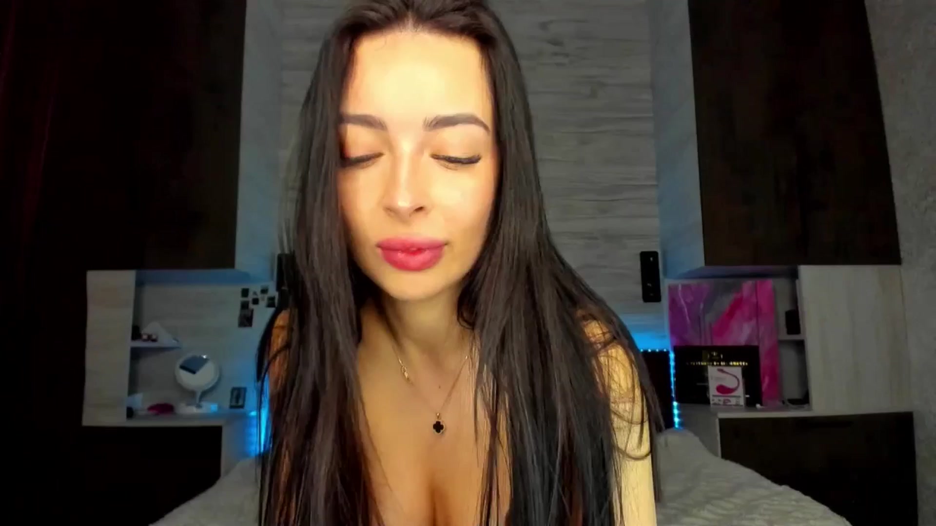 Gallery image thumbnail from Brunnett_Mil's myfreecams stream on, 03/27/2026, 16:13 image 6 of 20