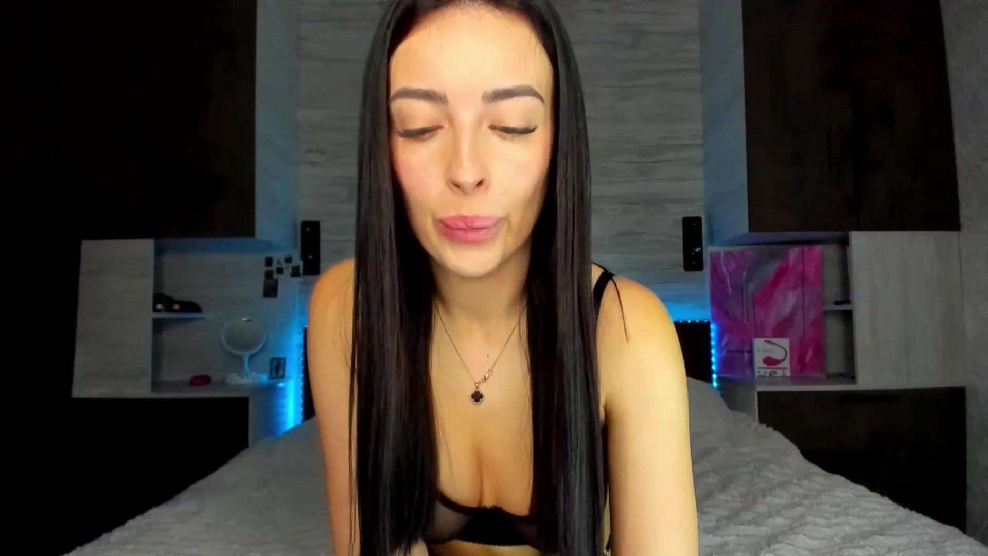 Gallery image thumbnail from Brunnett_Mil's myfreecams stream on, 03/30/2026, 15:23 image 15 of 20