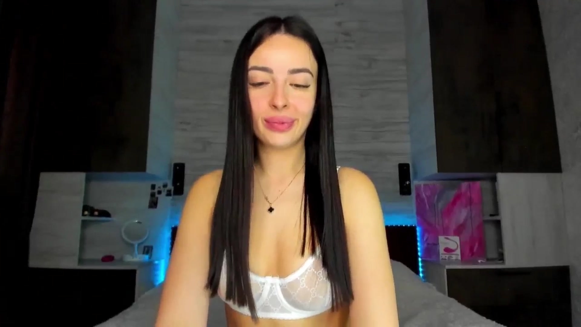 Gallery image thumbnail from Brunnett_Mil's myfreecams stream on, 03/31/2026, 15:52 image 12 of 20