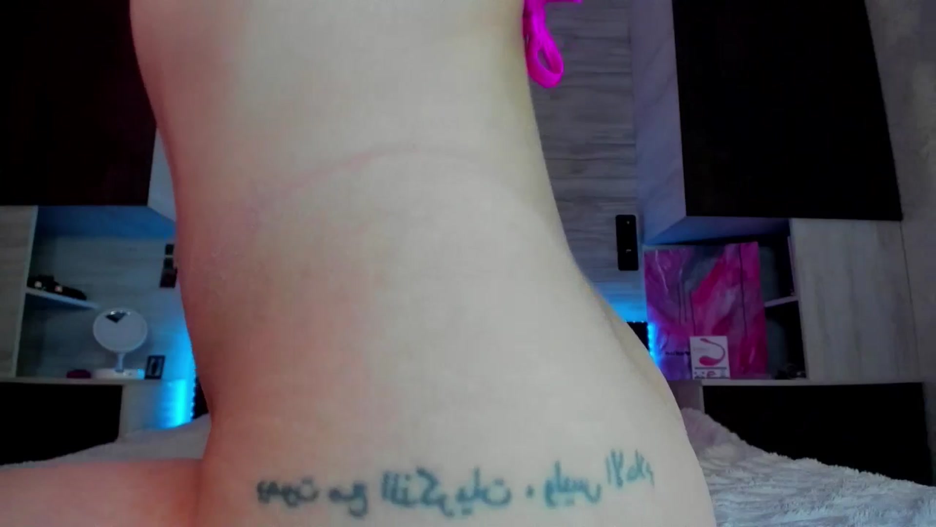 Gallery image thumbnail from Brunnett_Mil's myfreecams stream on, 04/05/2026, 15:54 image 17 of 20