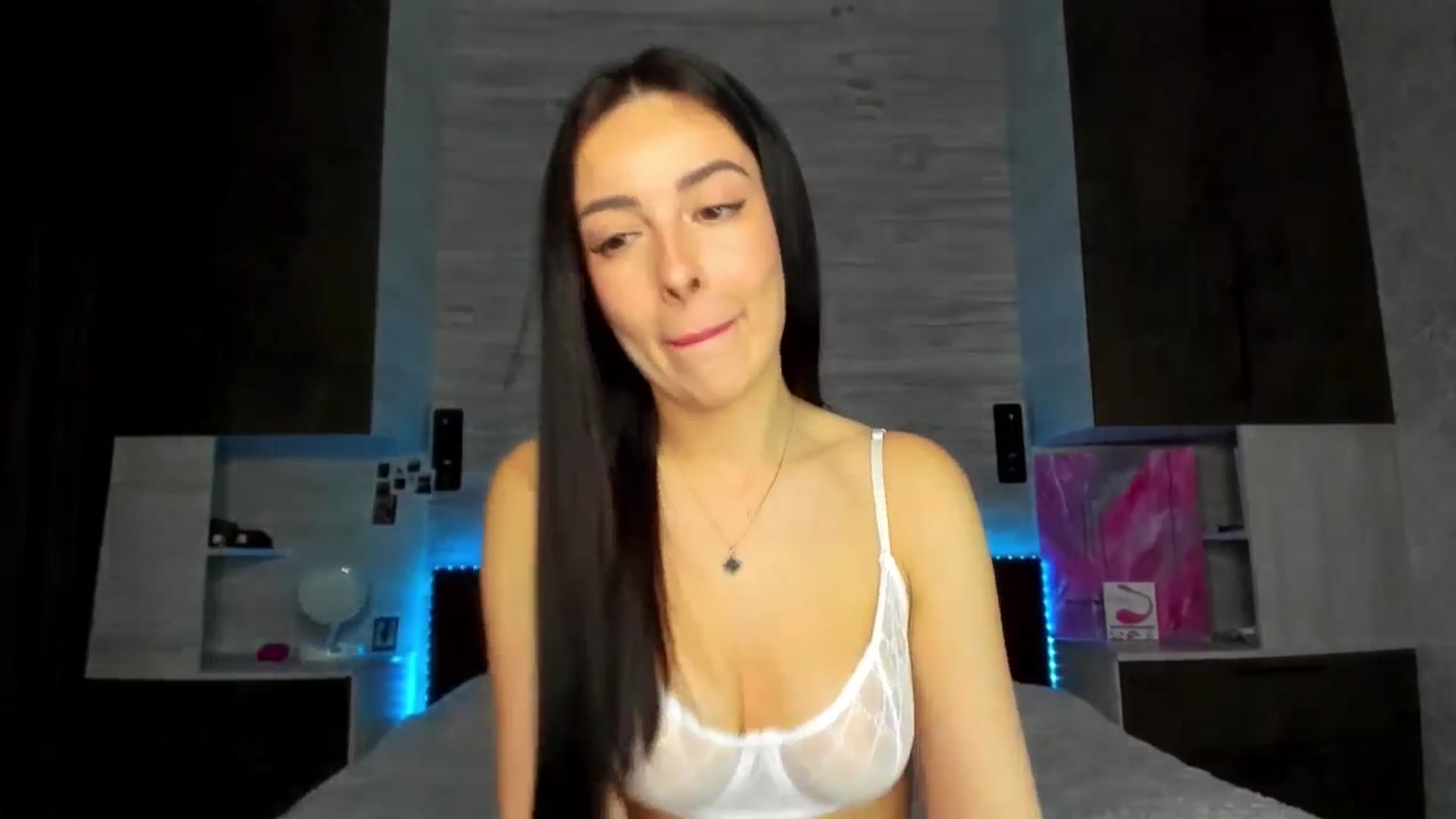 Gallery image thumbnail from Brunnett_Mil's myfreecams stream on, 04/06/2026, 17:10 image 10 of 20