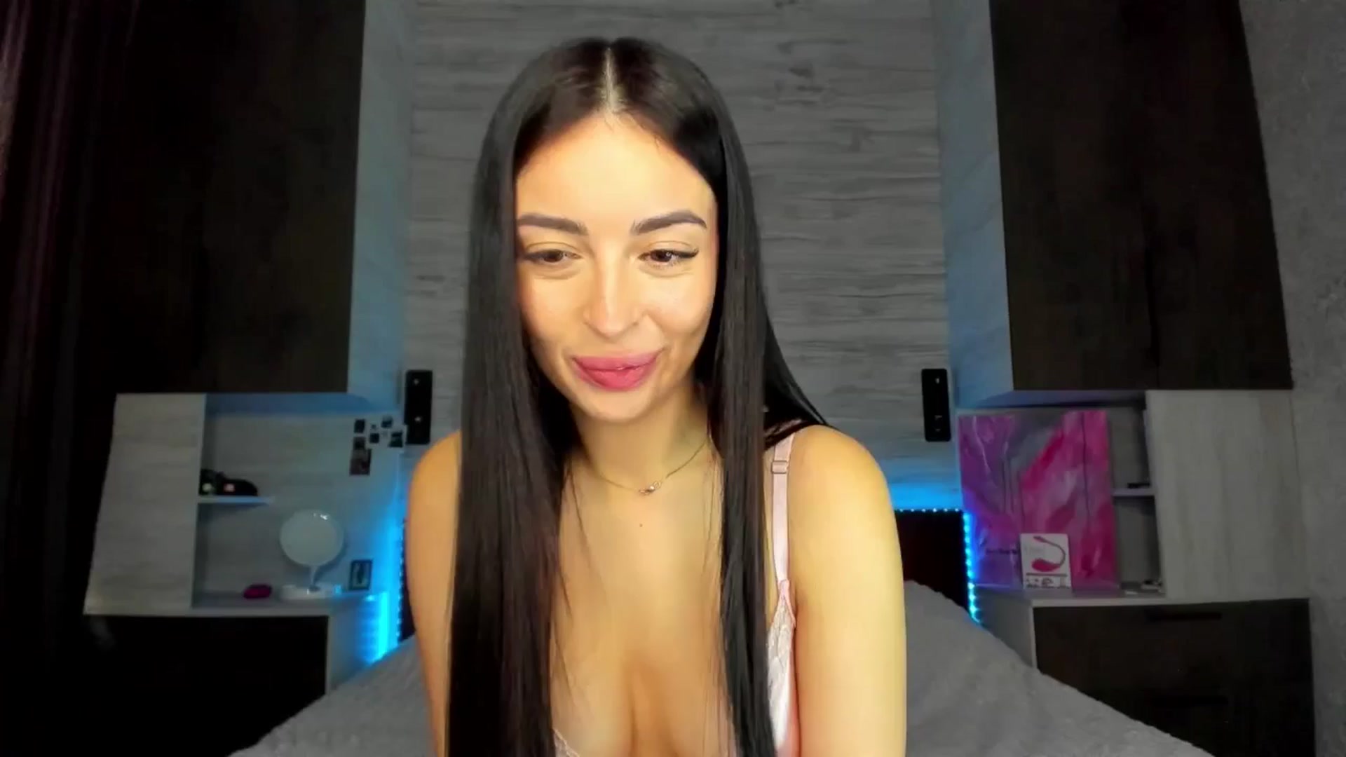 Gallery image thumbnail from Brunnett_Mil's myfreecams stream on, 04/07/2026, 13:11 image 6 of 20