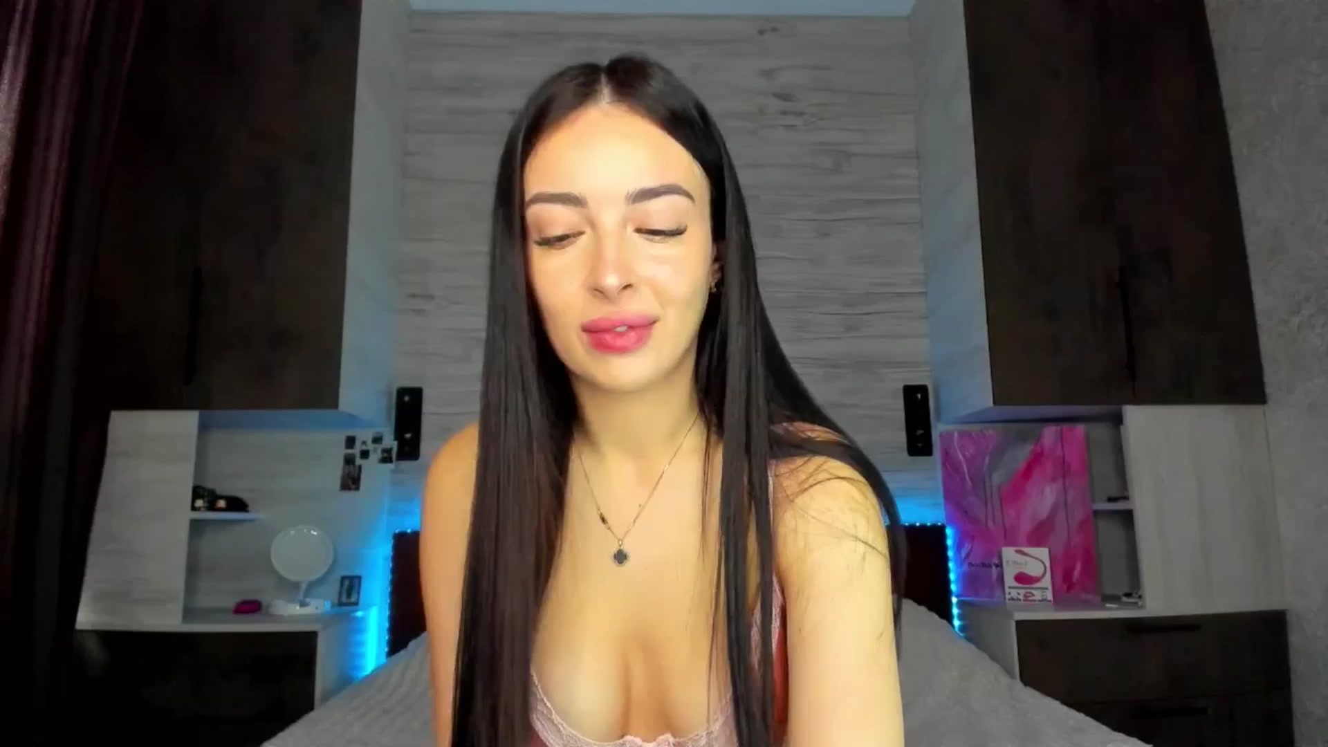 Gallery image thumbnail from Brunnett_Mil's myfreecams stream on, 04/07/2026, 13:11 image 1 of 20