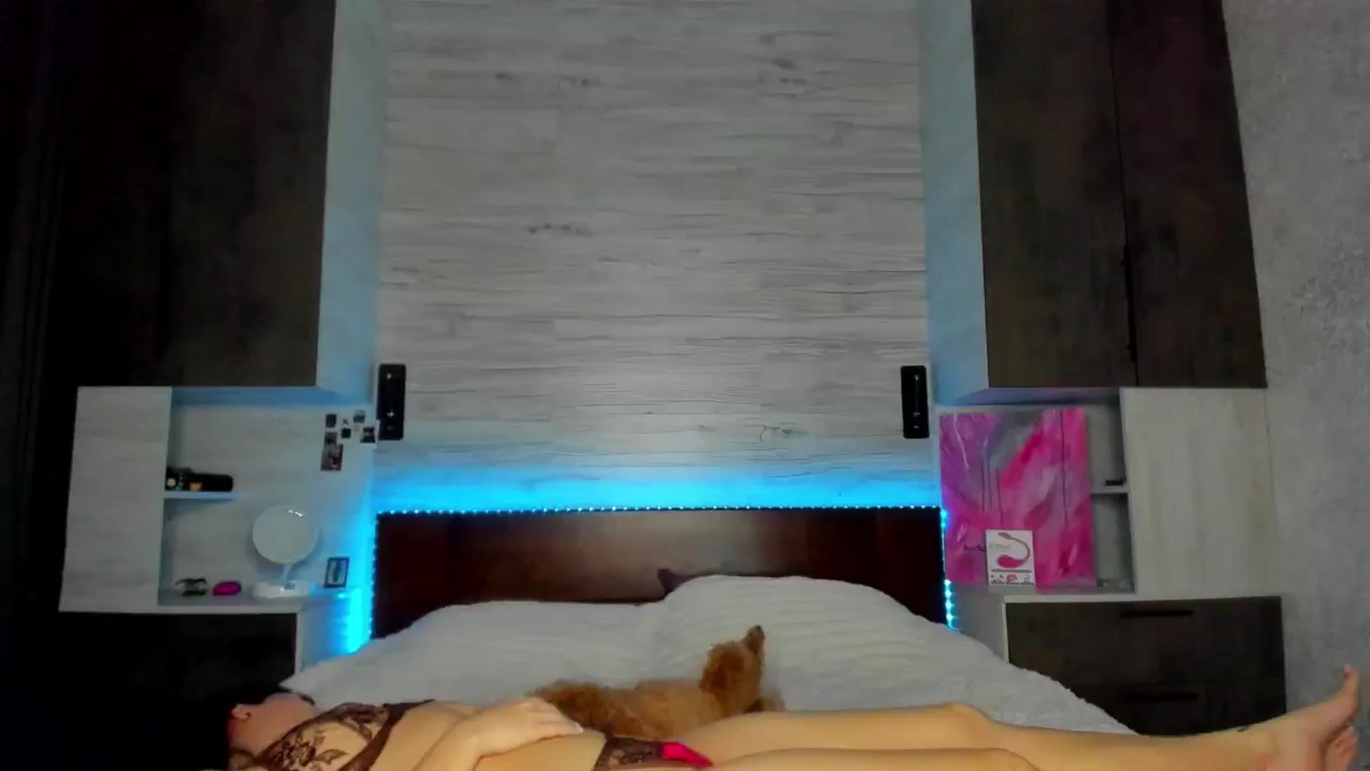 Gallery image thumbnail from Brunnett_Mil's myfreecams stream on, 04/16/2026, 17:25 image 16 of 20
