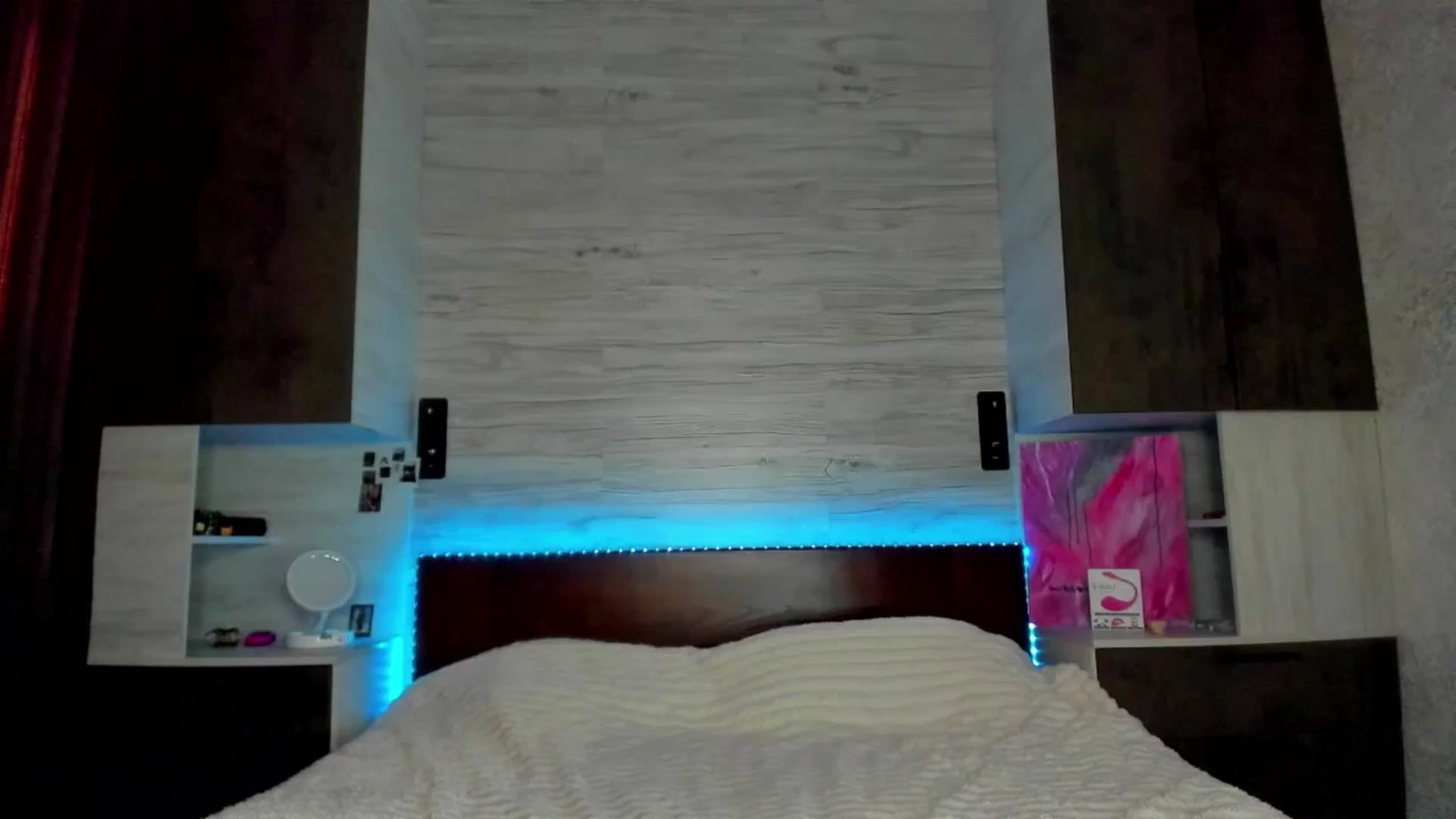 Gallery image thumbnail from Brunnett_Mil's myfreecams stream on, 04/18/2026, 16:01 image 7 of 20