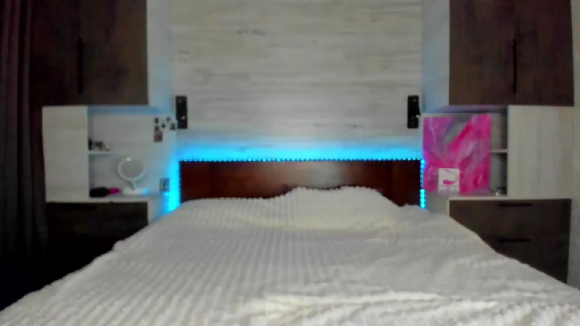 Gallery image thumbnail from Brunnett_Mil's myfreecams stream on, 05/26/2026, 16:15 image 16 of 20