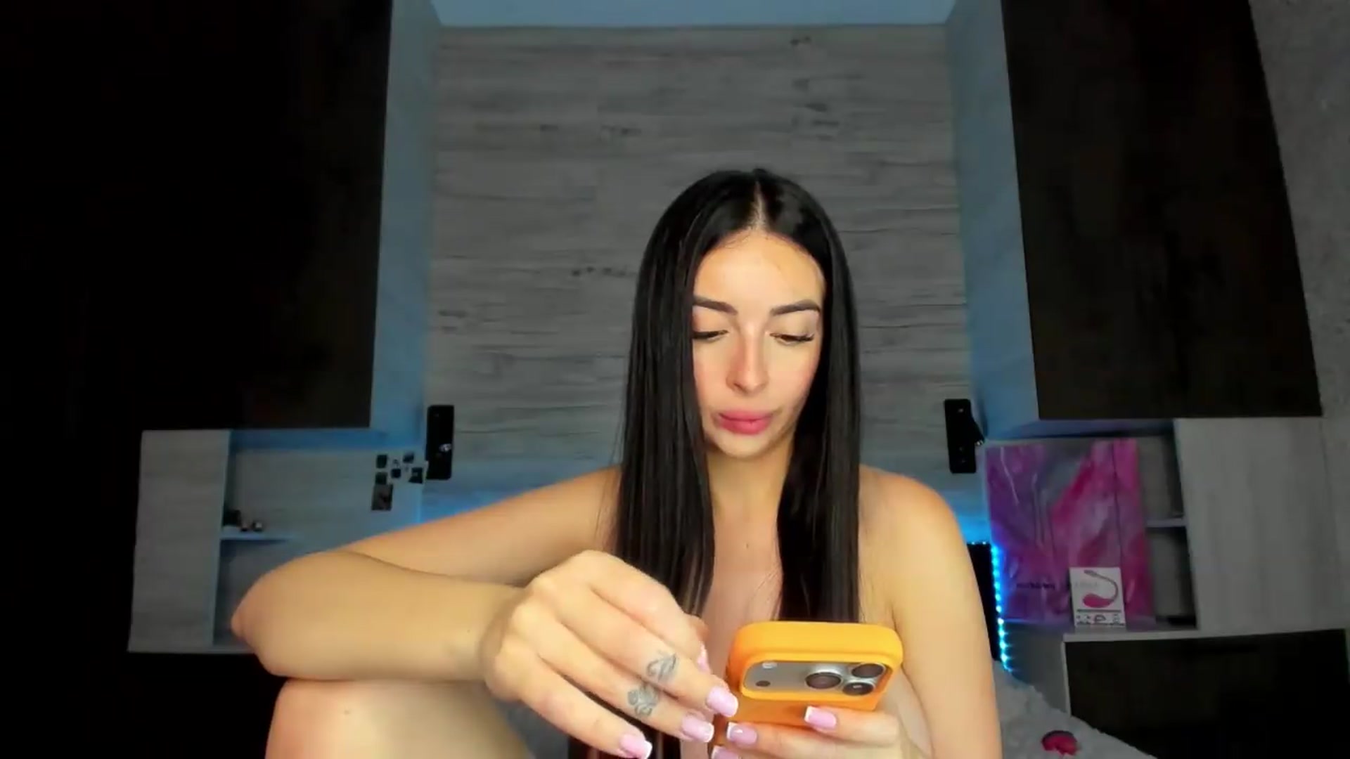 Gallery image thumbnail from Brunnett_Mil's myfreecams stream on, 06/29/2026, 17:09 image 3 of 20