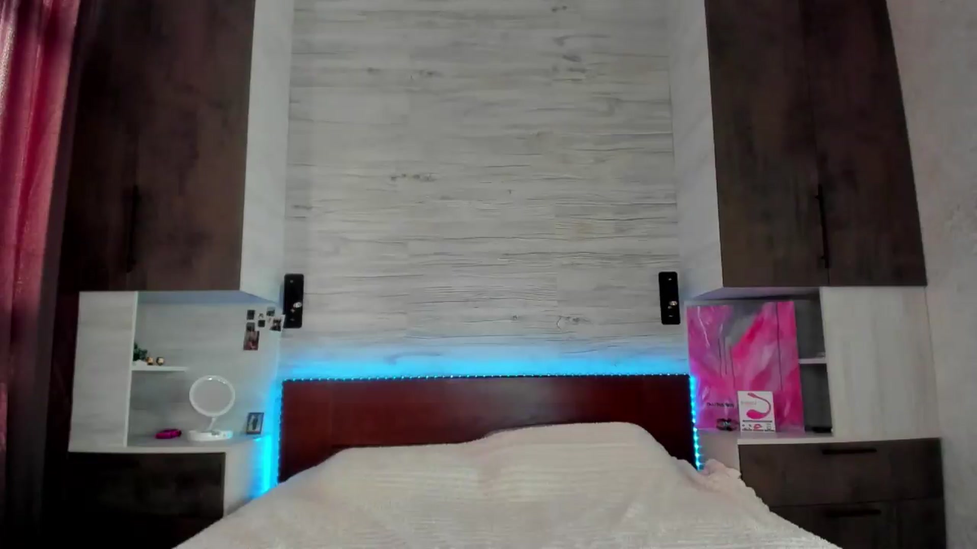 Gallery image thumbnail from Brunnett_Mil's myfreecams stream on, 07/09/2026, 16:54 image 13 of 20