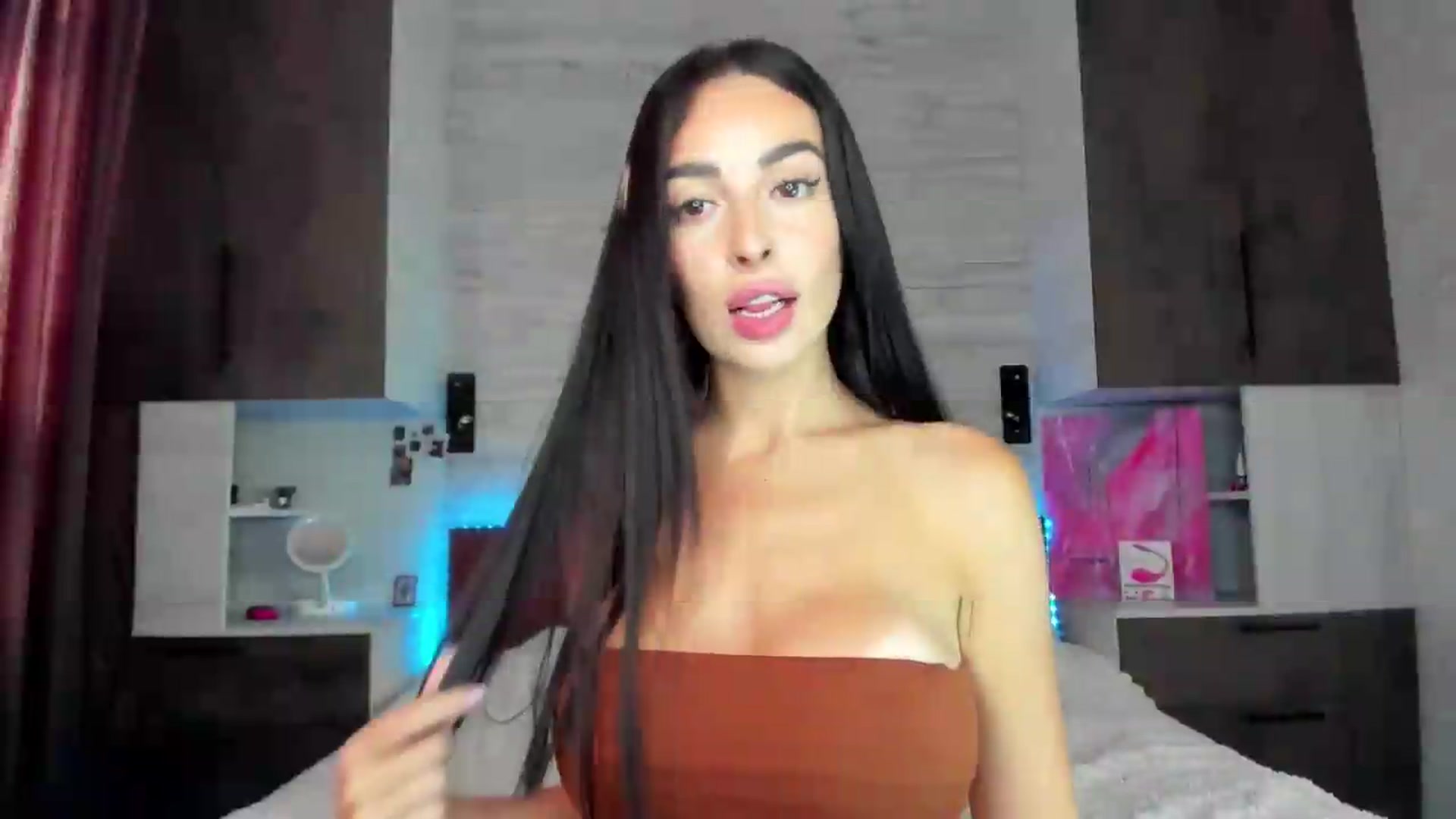 Gallery image thumbnail from Brunnett_Mil's myfreecams stream on, 08/05/2026, 14:38 image 7 of 20