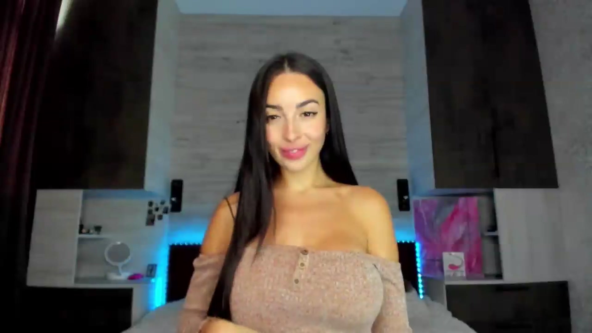 Gallery image thumbnail from Brunnett_Mil's myfreecams stream on, 09/04/2026, 15:35 image 6 of 20