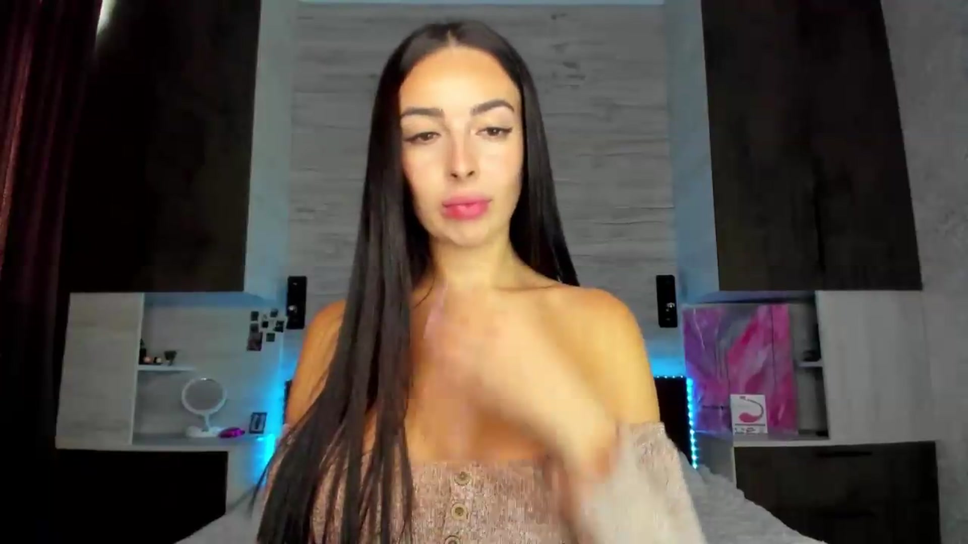 Gallery image thumbnail from Brunnett_Mil's myfreecams stream on, 09/04/2026, 15:35 image 15 of 20