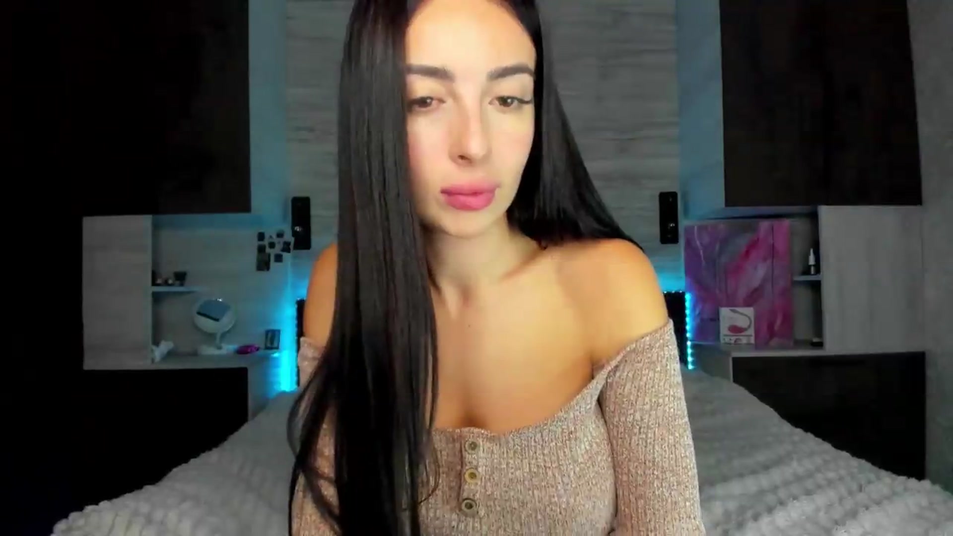 Gallery image thumbnail from Brunnett_Mil's myfreecams stream on, 09/16/2026, 16:29 image 13 of 20