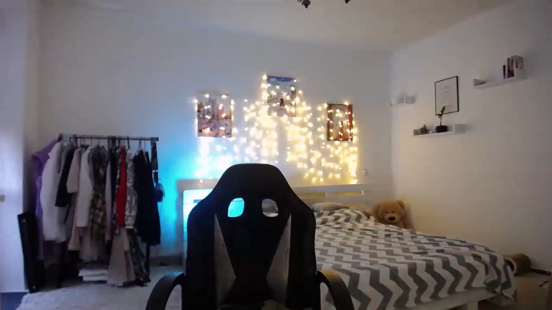 Gallery image thumbnail from BubbleQueeen's myfreecams stream on, 11/15/2022, 11:51 image 7 of 20