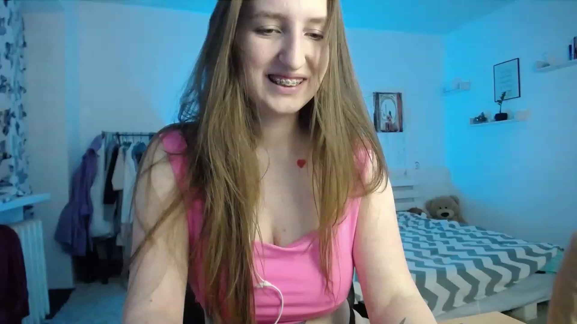 Gallery image thumbnail from BubbleQueeen's myfreecams stream on, 11/18/2022, 03:36 image 13 of 20